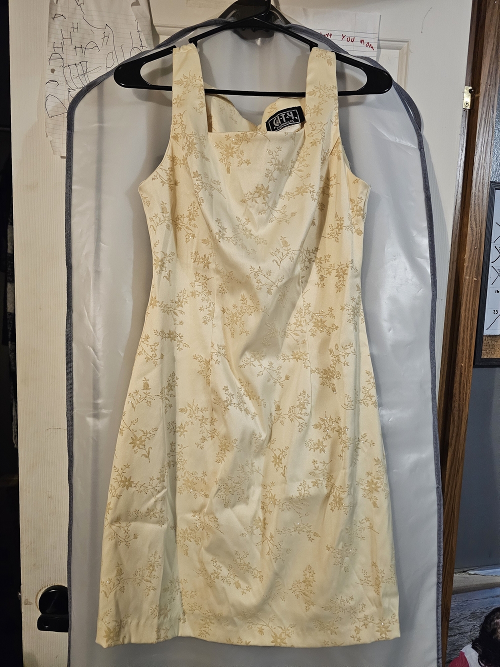Trangle City Cream & Gold Floral Midi Dress